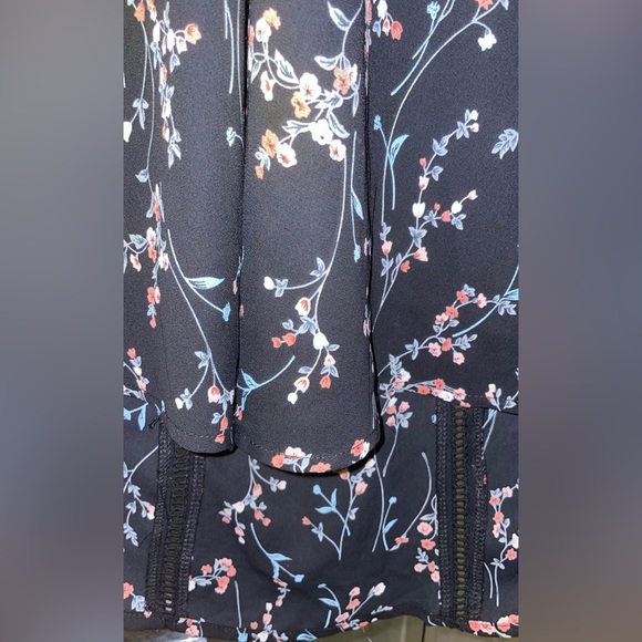 SIENNA SKY FLORAL BLOUSE, WOMEN’S SIZE XS - Picture 11 of 16